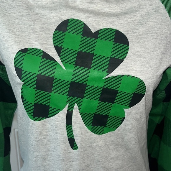 For G and PL Women's St.Patrick's Day Long Sleeve Raglan Plaid shirt Size Small - Picture 3 of 7
